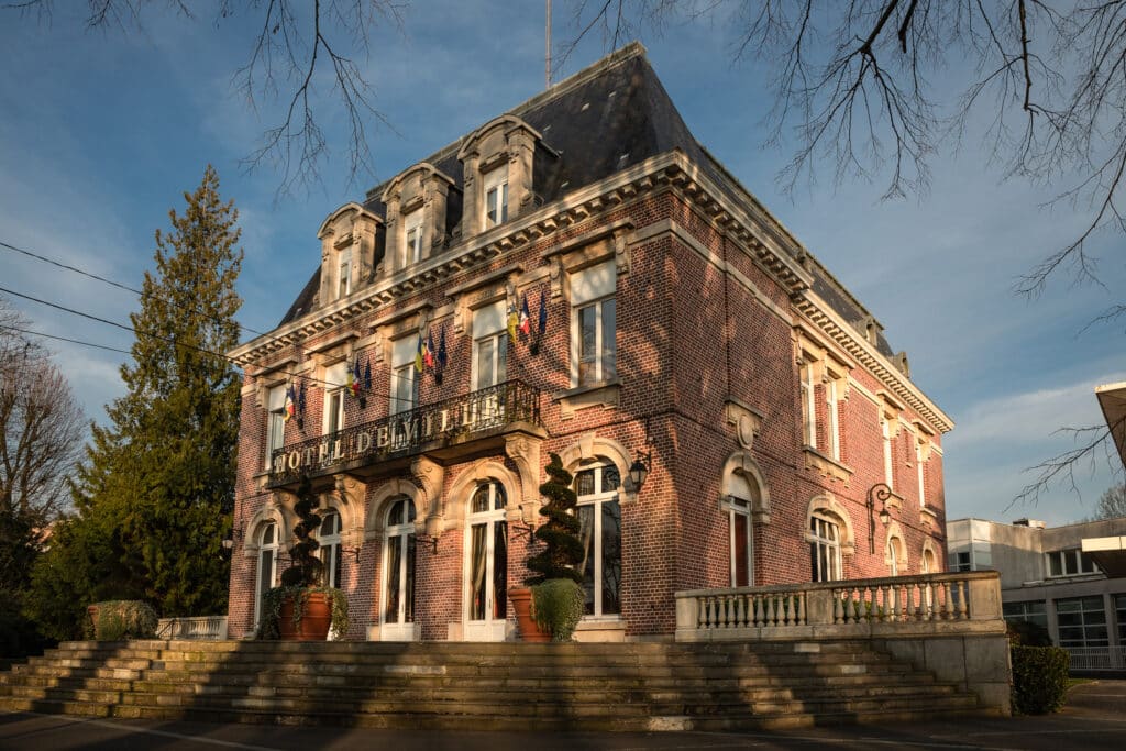 Hôtel de Ville - 42 boulevard Carnot, 59420 Mouvaux